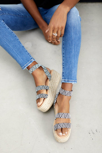 Whitley Raffia Flatform