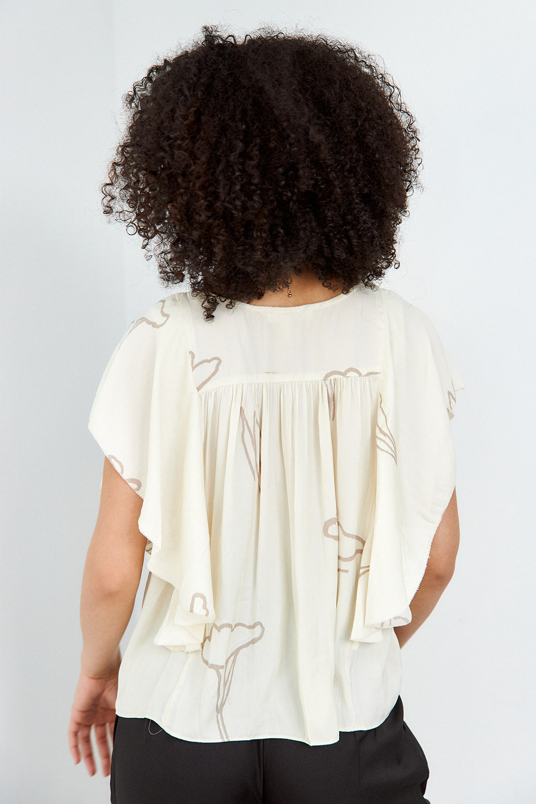 Lisle Ruffle Sleeve Printed Blouse