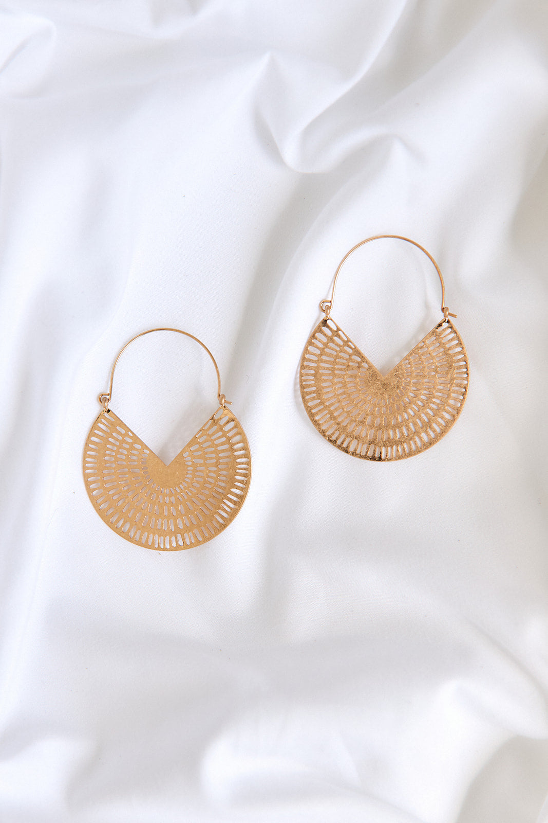 Amon Metal Disk Earring
