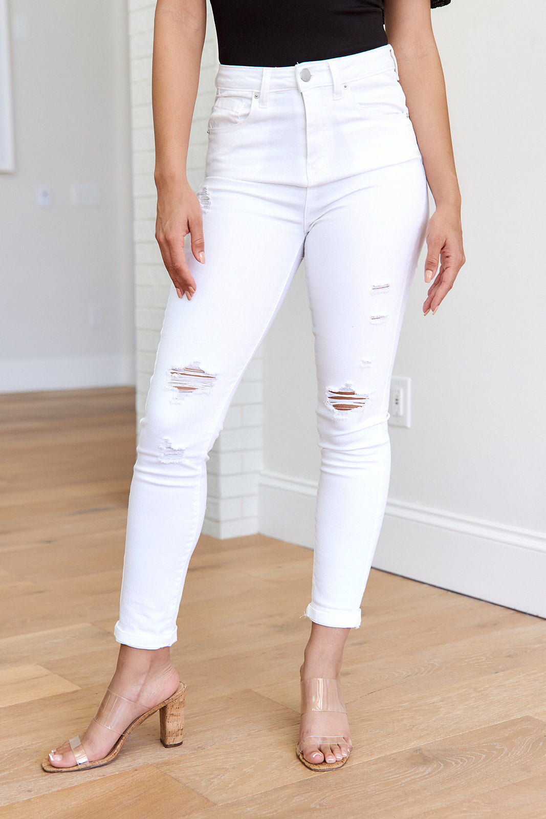 SALE - Fairhope Distressed Skinny Jeans