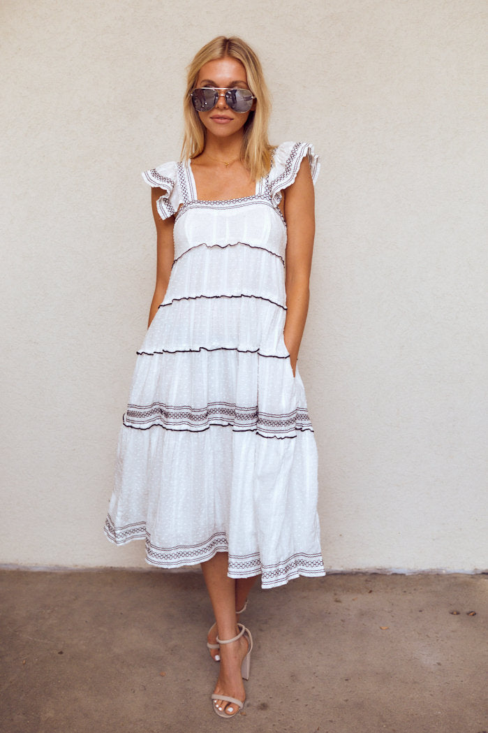 Moxy Short Sleeve Tiered Midi Dress