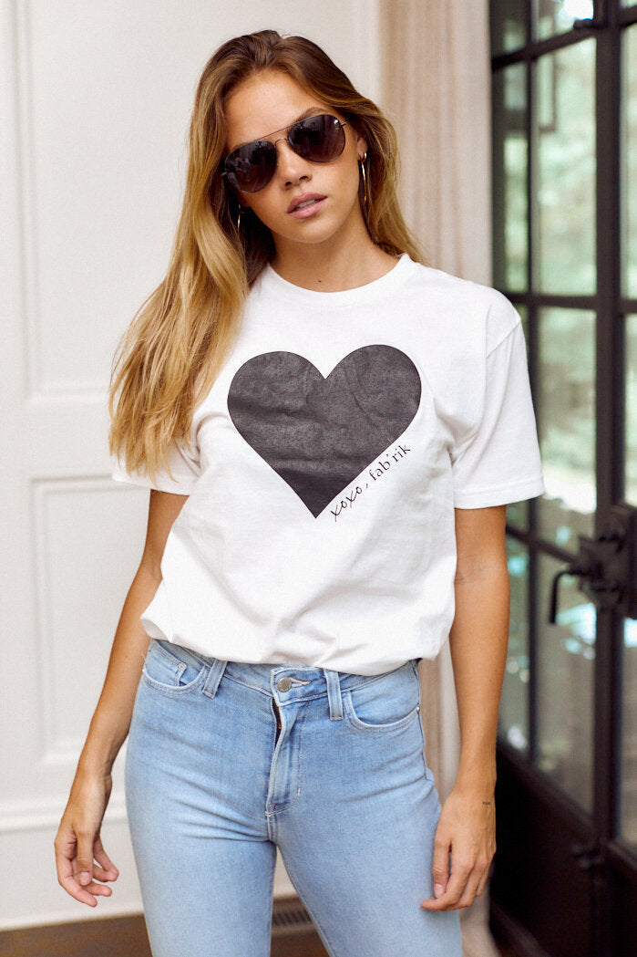 "xoxo, fab'rik" Graphic Tee