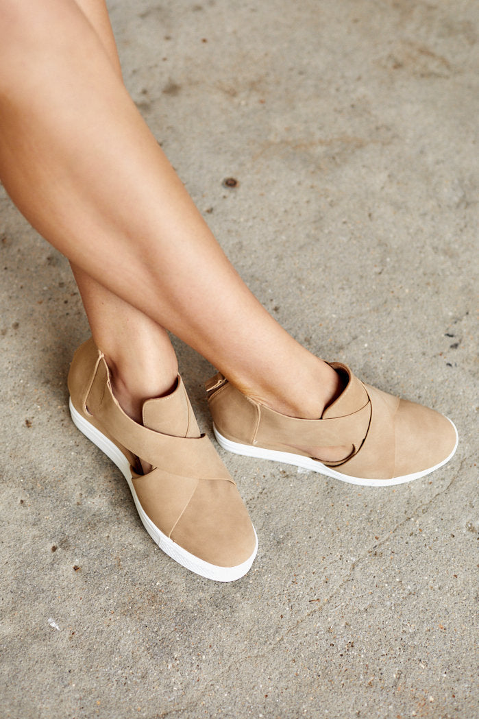MELODY CUT OUT SNEAKER WEDGE - TOFFEE - 10