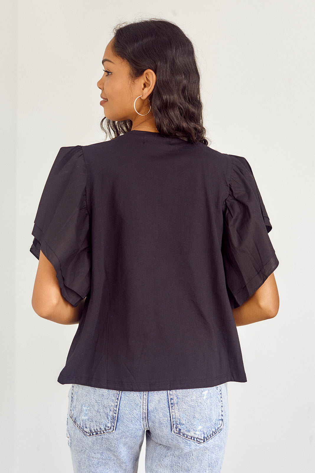 Landes Ruffled Sleeve Knit Top