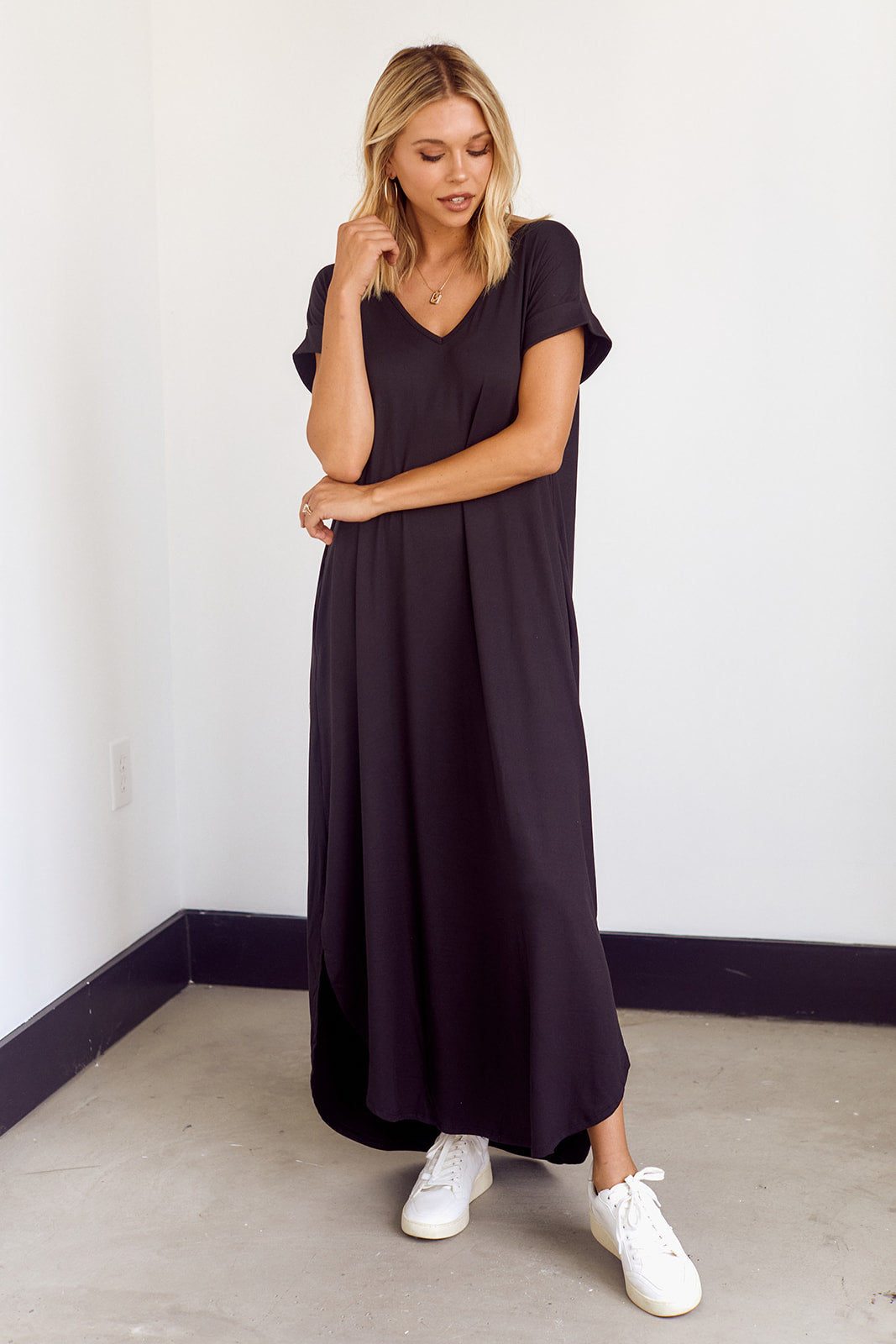 Rowes Short Sleeve Knit Midi Dress
