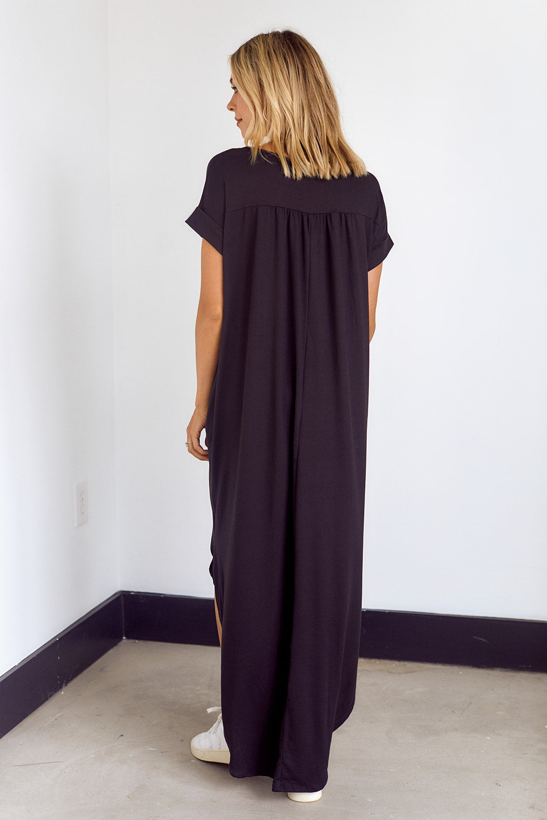 Rowes Short Sleeve Knit Midi Dress