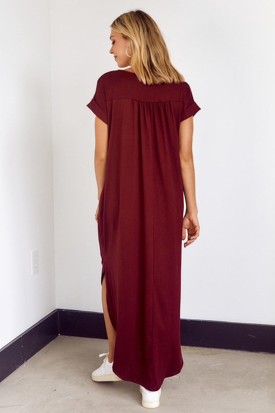 Rowes Short Sleeve Knit Midi Dress