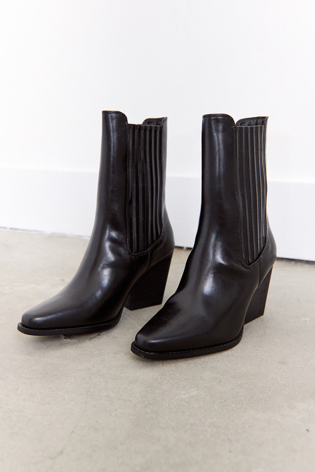 SALE - Cali Smooth Boot