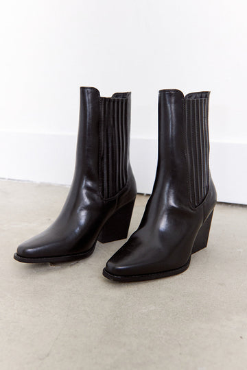SALE - Cali Smooth Boot