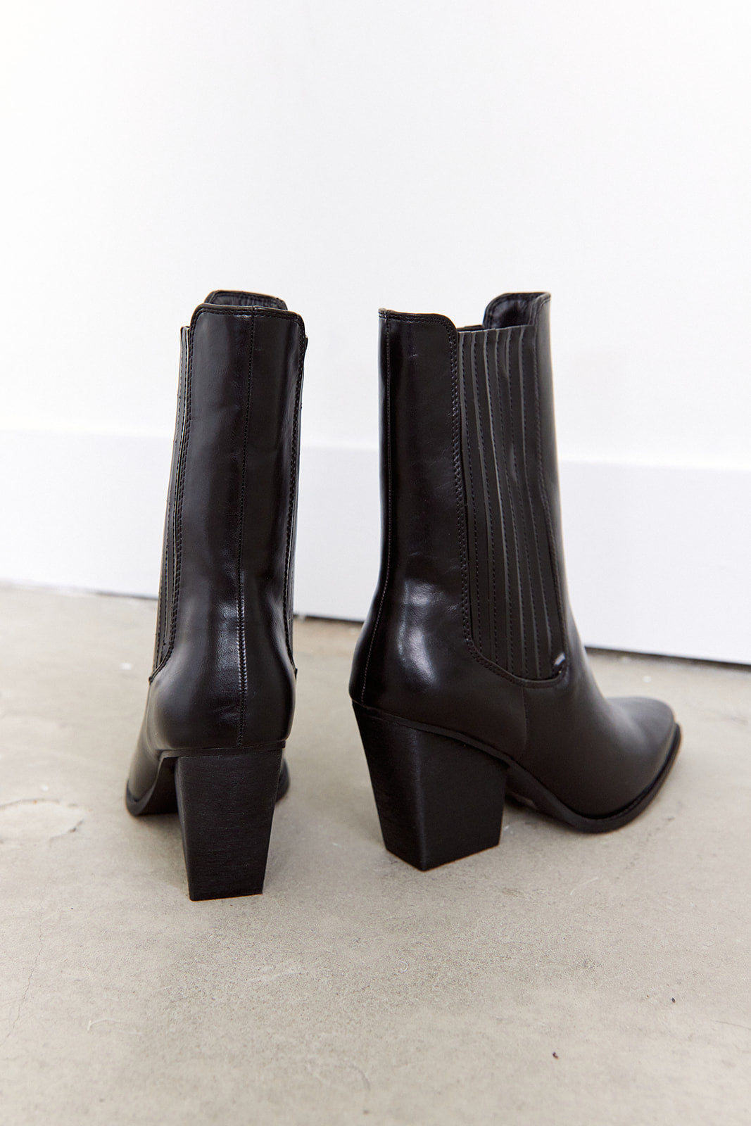 SALE - Cali Smooth Boot