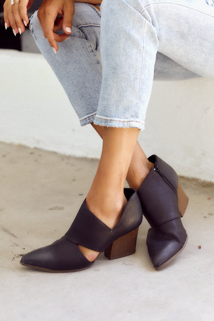 Vana Cut Out Bootie