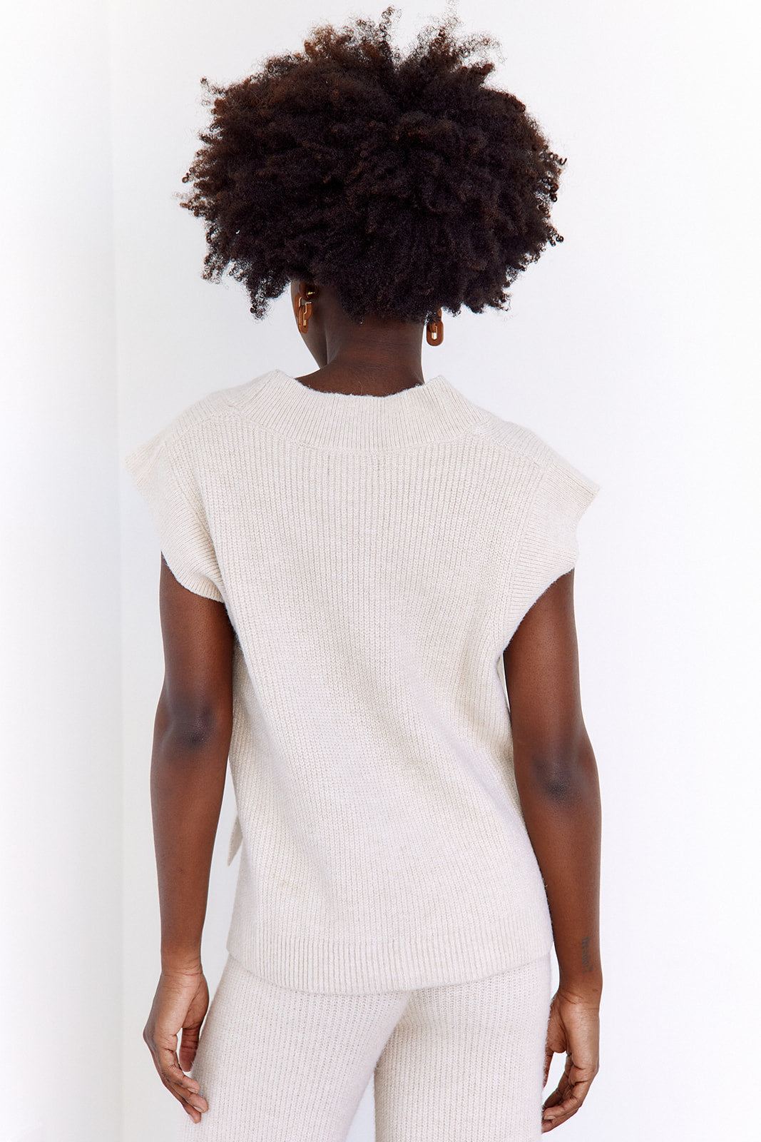 Isla Sleeveless Sweater Top