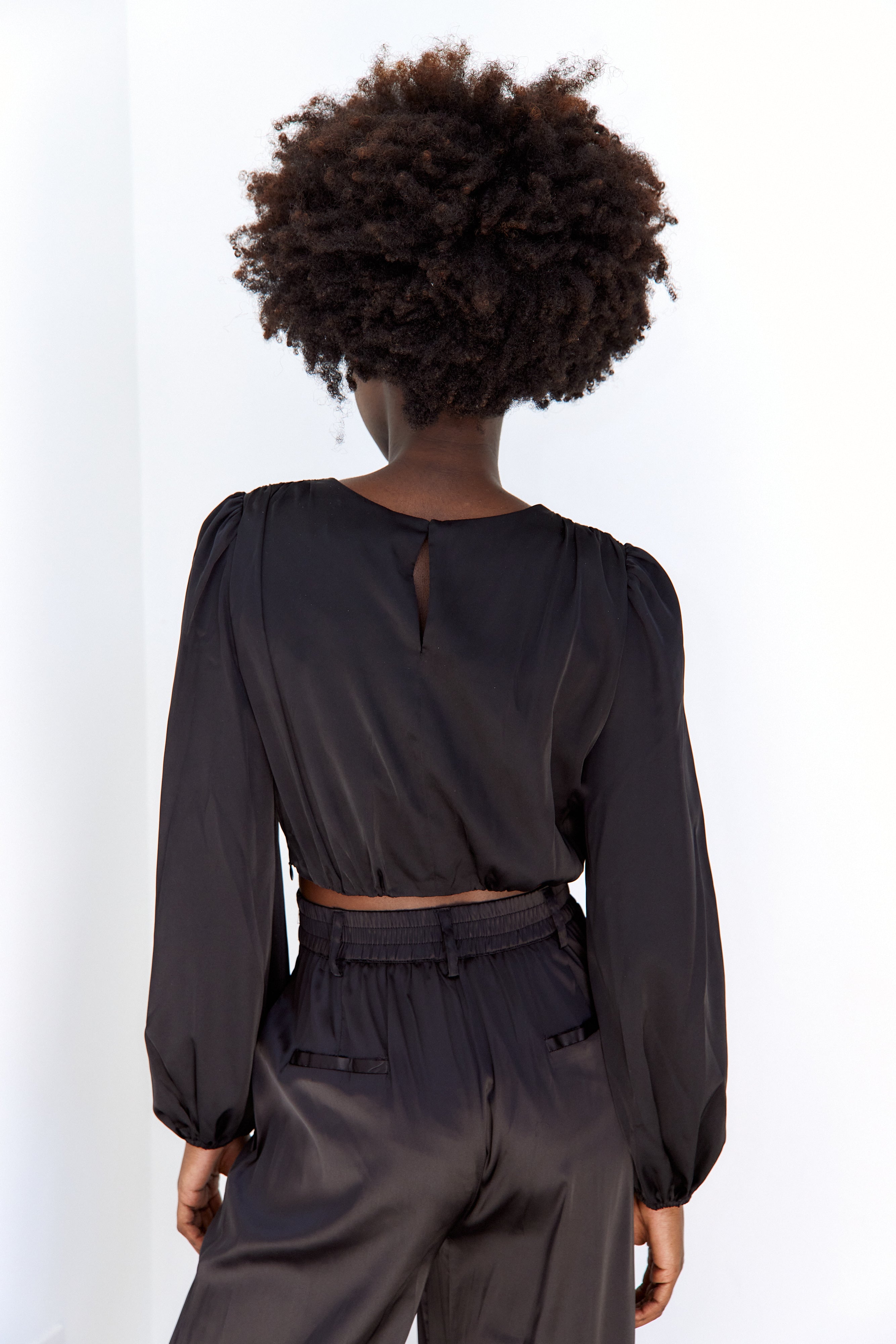 SALE - Beck Cropped Ring Detail Top