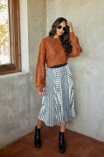 Rena Houndstooth Printed Pleated Midi Skirt