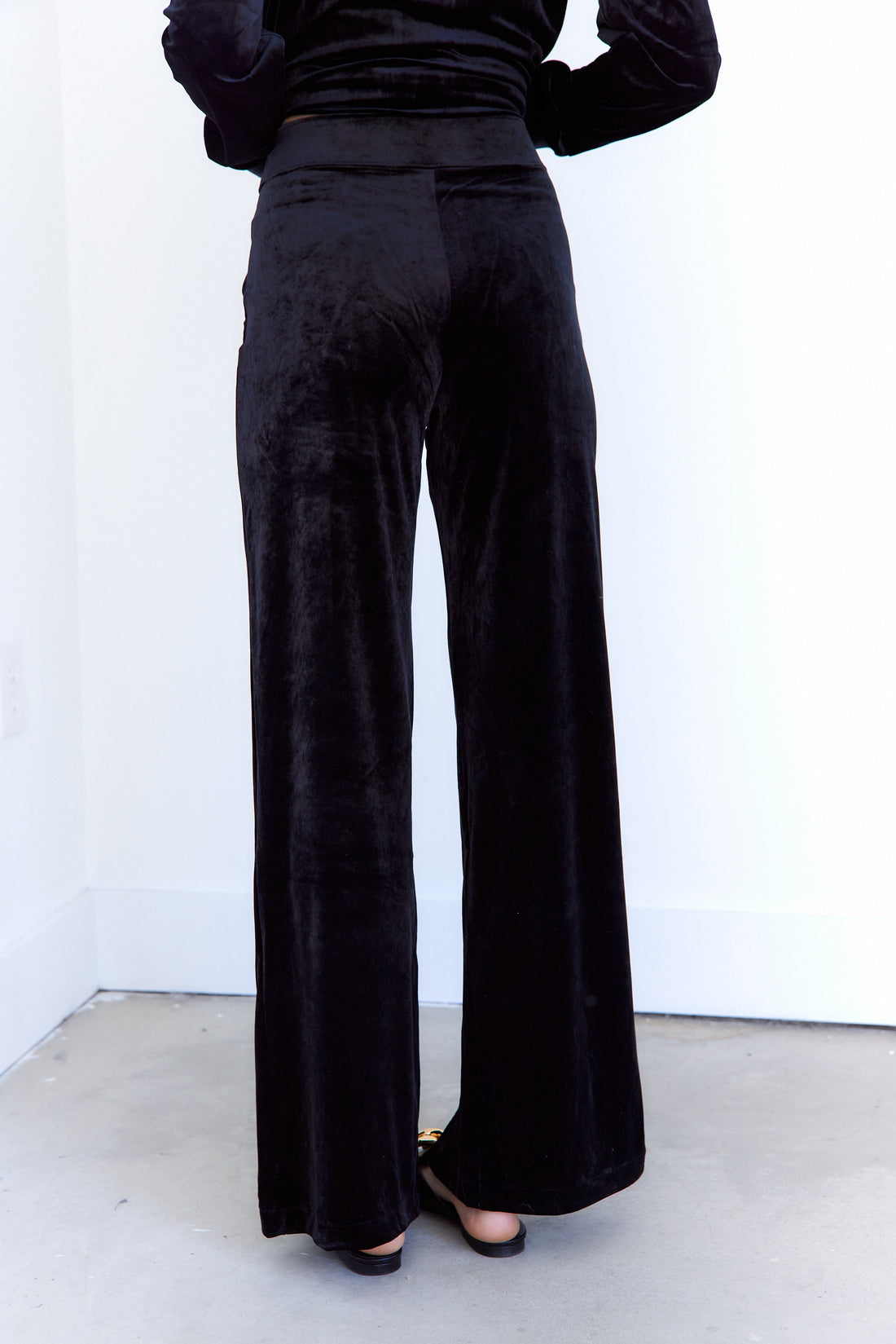 SALE - SPANX Velvet Wide Leg Pant