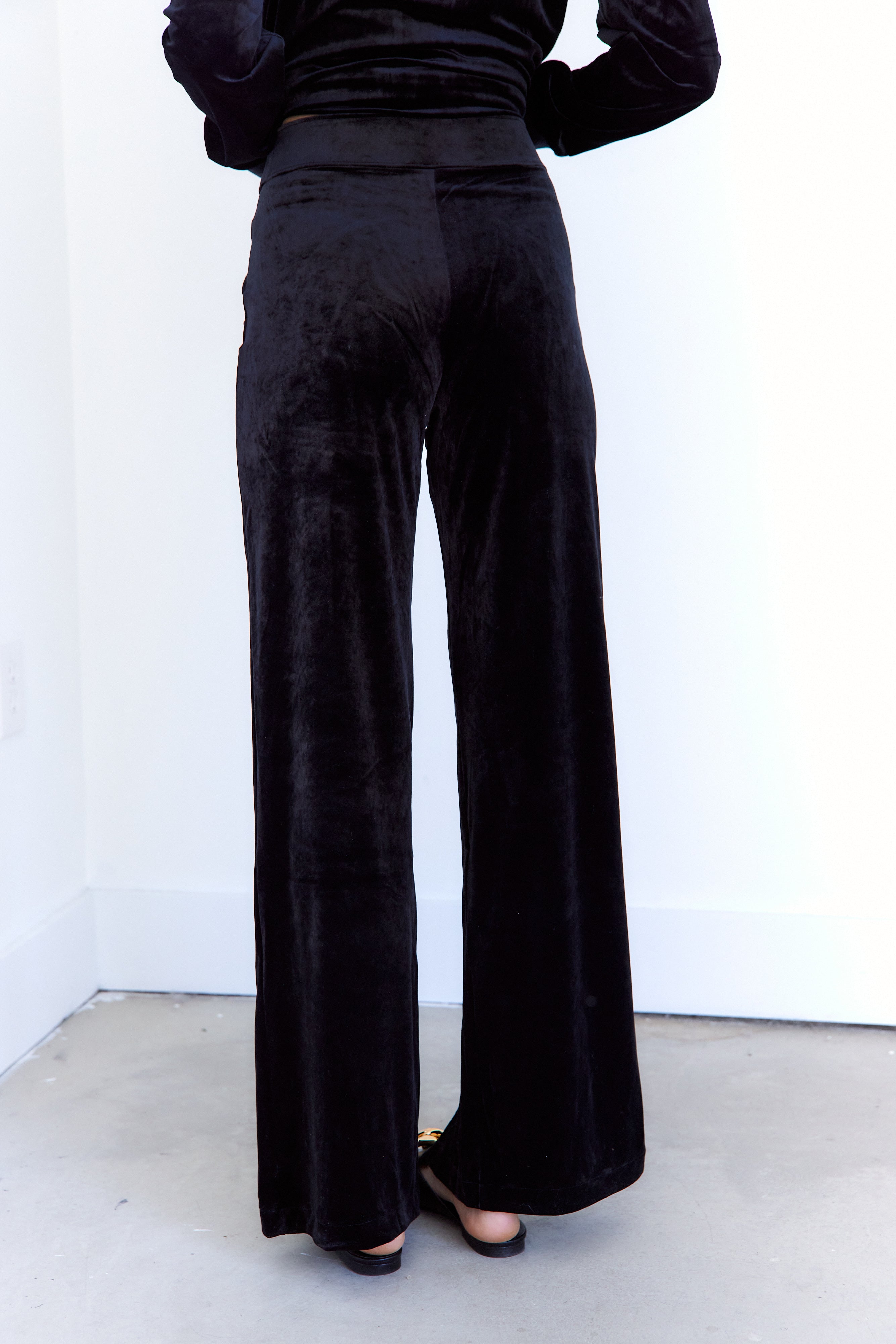 SALE - SPANX Velvet Wide Leg Pant
