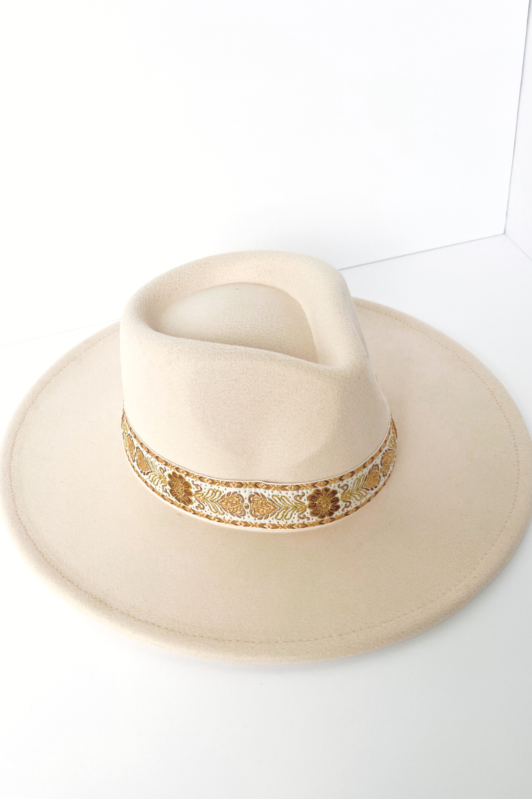 SALE - Marilynn Embroidered Ribbon Trim Felt Fedora