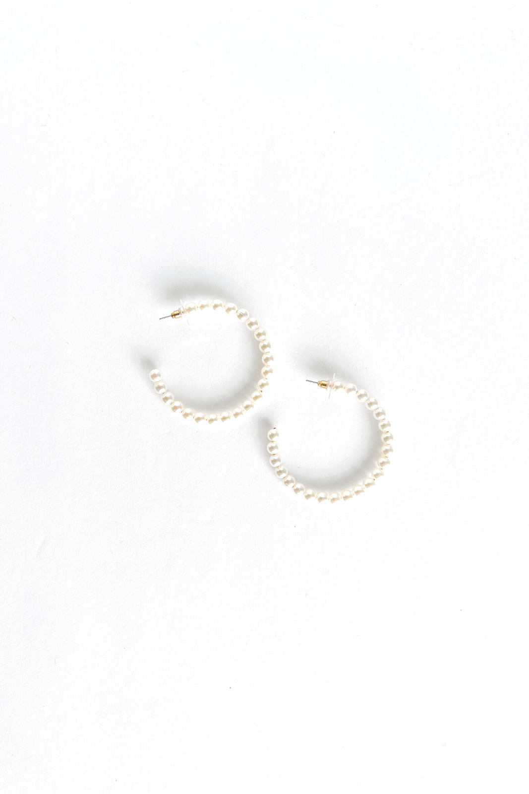 Eliza Glass Pearl Hoop Earrings